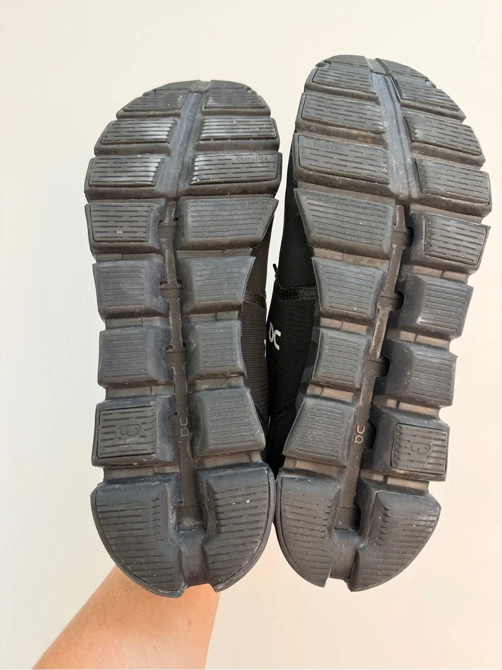 On Cloud 5 Waterproof Sneakers, Men’s Size 11